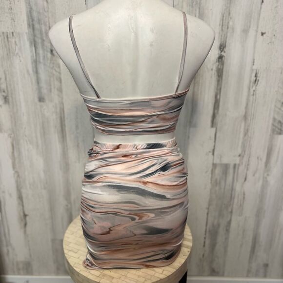 Two piece set - Picture 4 of 5